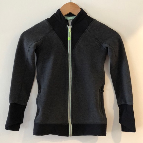 Size 6 (girls) Ivivva jacket - Picture 1 of 2